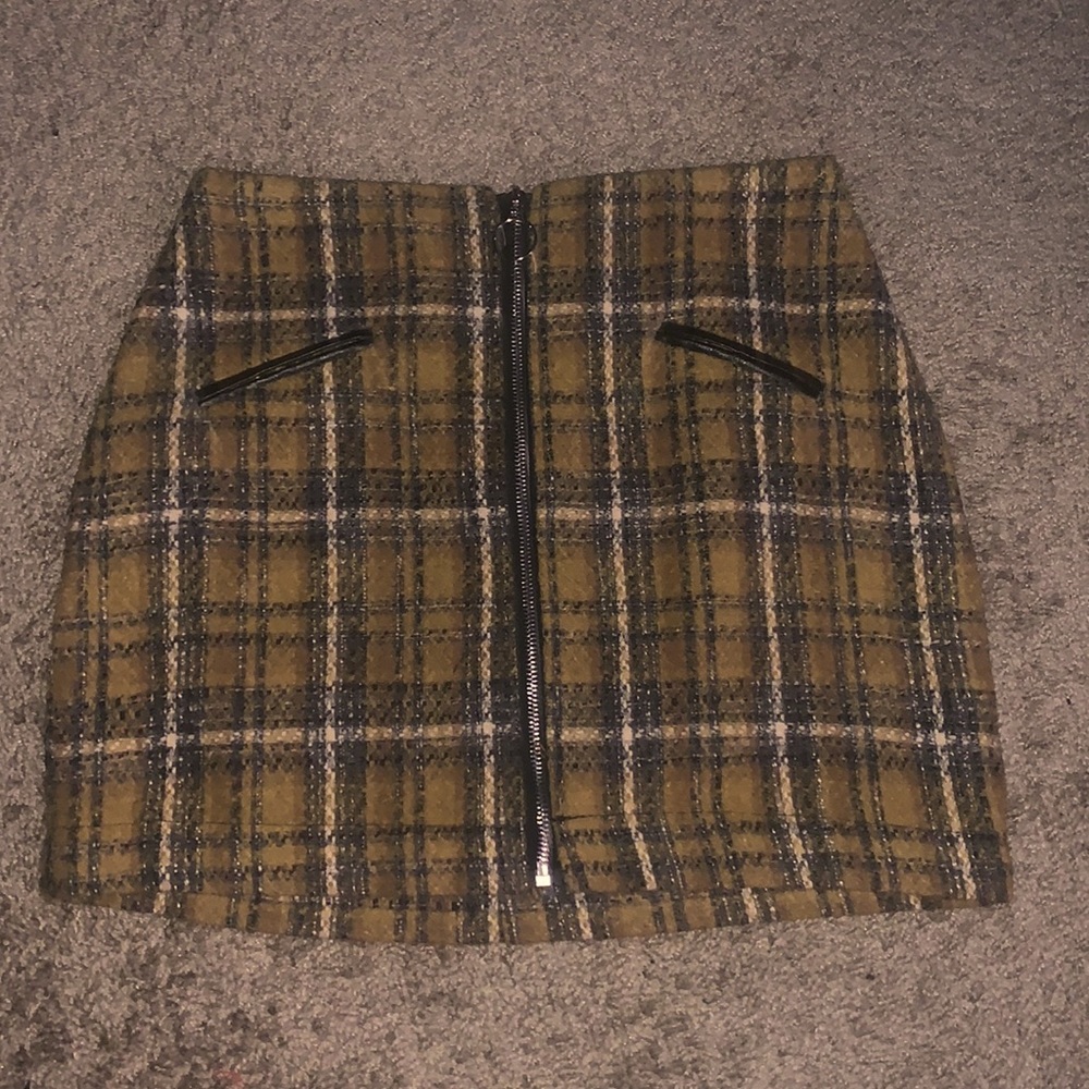 never worn once no stains size small